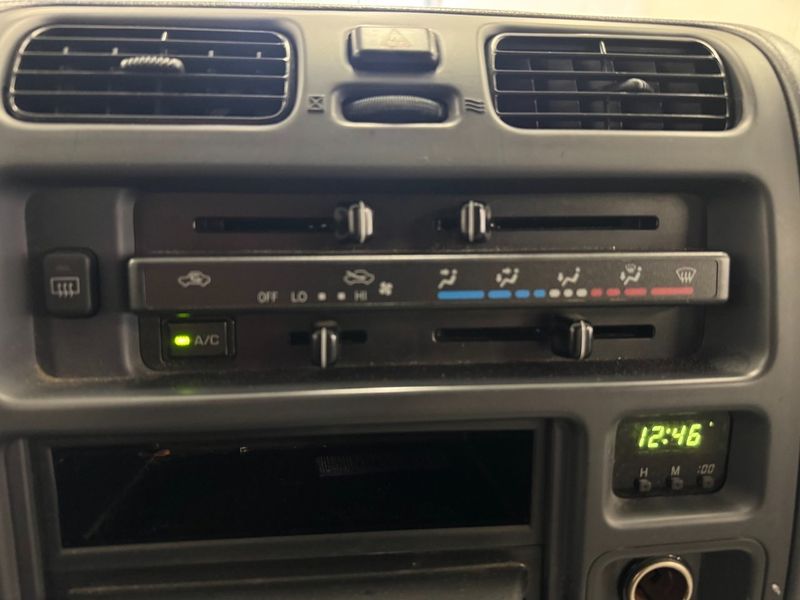 Toyota Hiace bild 24