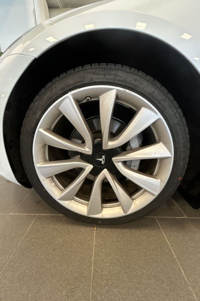 Tesla Model 3 bild 24