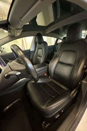 Tesla Model 3 bild 11