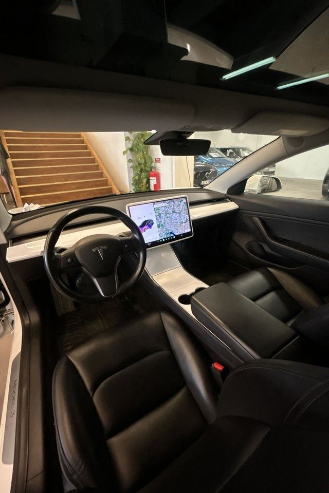 Tesla Model 3 bild 12