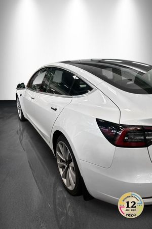 Tesla Model 3 bild 8