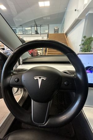 Tesla Model 3 bild 16