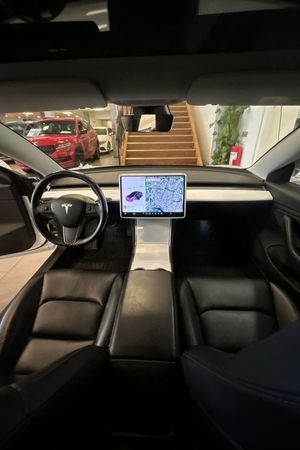Tesla Model 3 bild 13