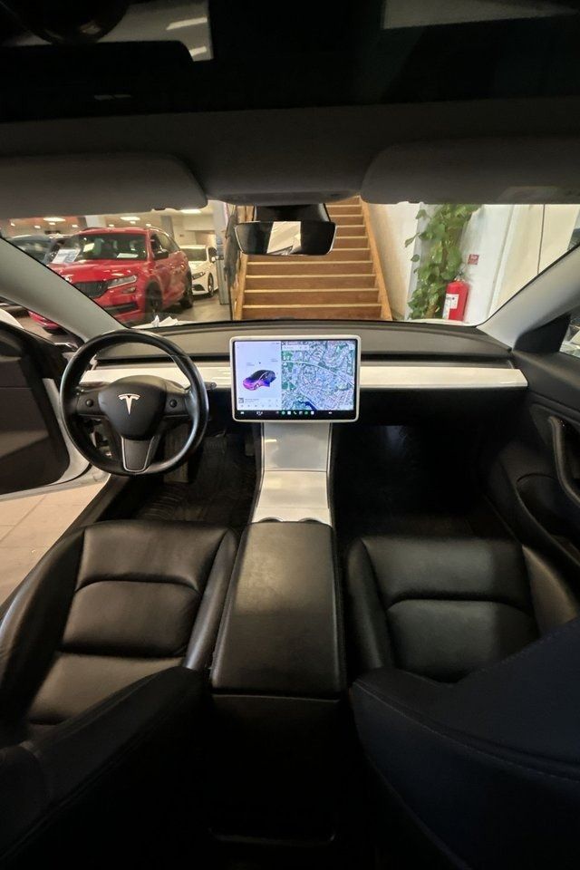 Tesla Model 3 bild 13