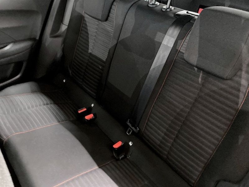 Peugeot e-2008 bild 12