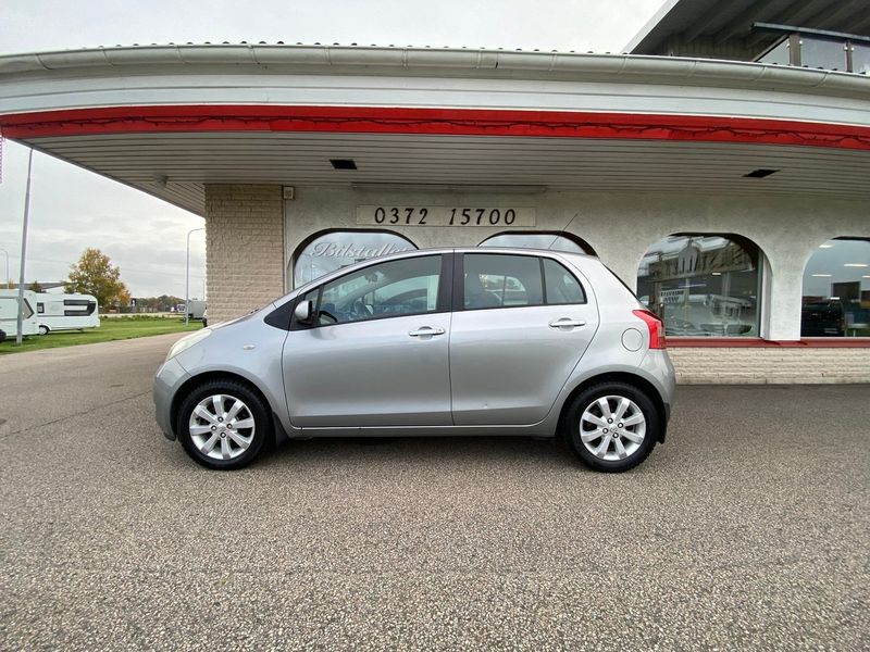 Toyota Yaris bild 2