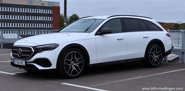 Mercedes E300 de de 4MATIC All-Terrain Burmester Moms - 2024