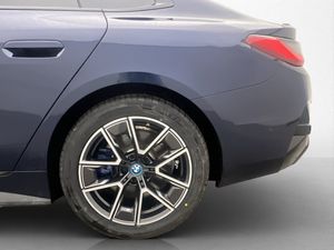 BMW i4 bild 33