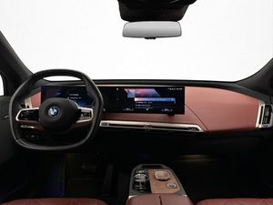 BMW iX bild 16