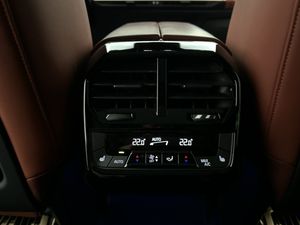 BMW iX bild 36