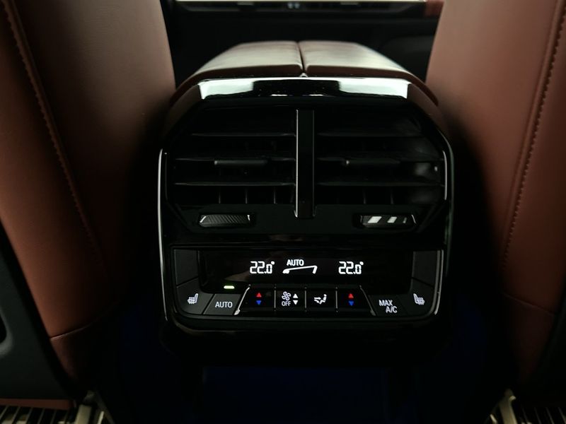 BMW iX bild 36