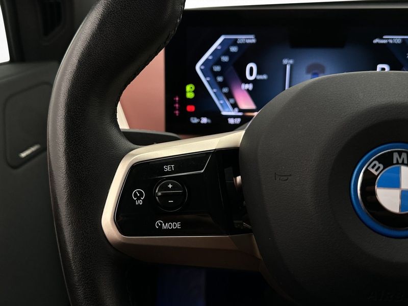 BMW iX bild 21
