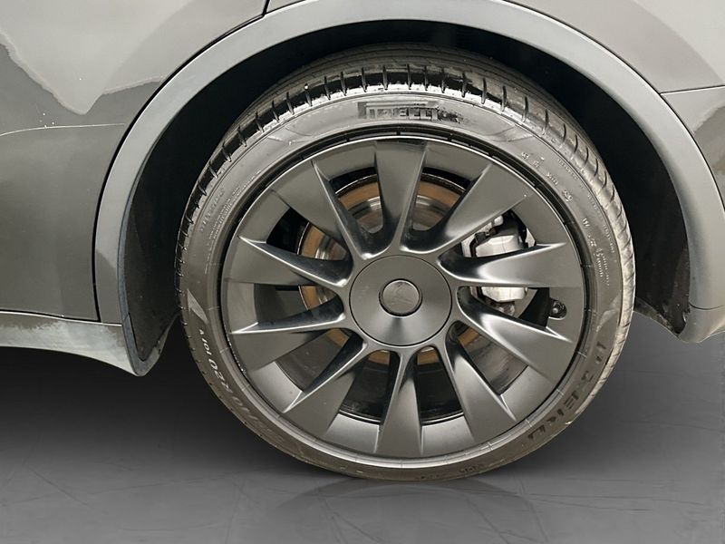 Tesla Model Y bild 32