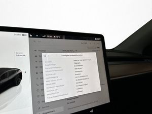 Tesla Model Y bild 26