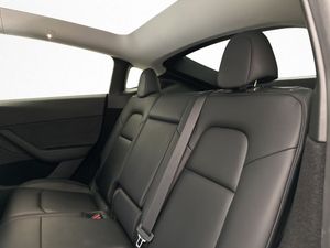 Tesla Model Y bild 13