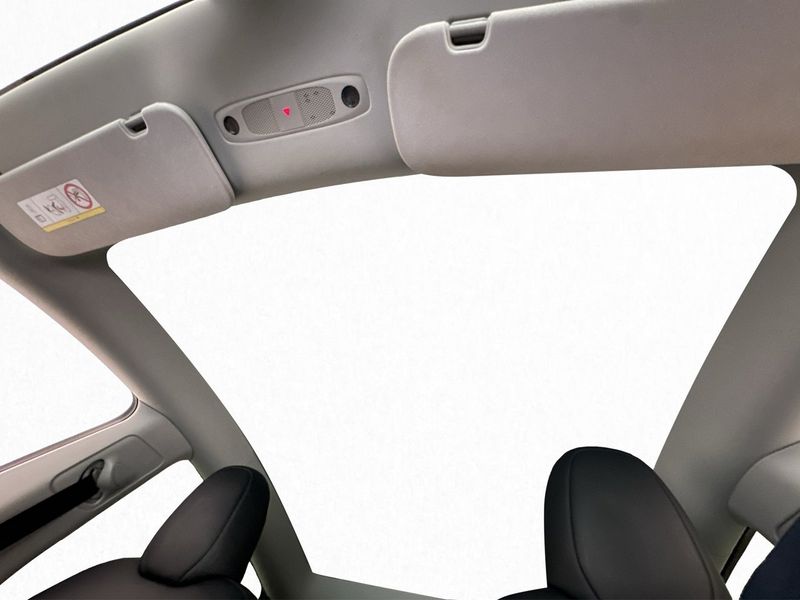 Tesla Model Y bild 17