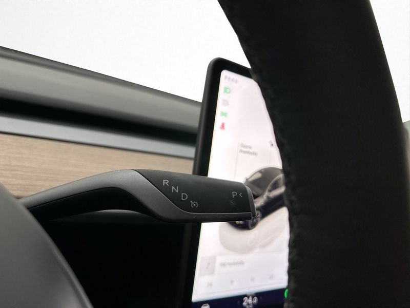 Tesla Model Y bild 27