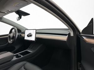 Tesla Model Y bild 12