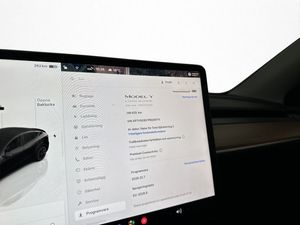 Tesla Model Y bild 25