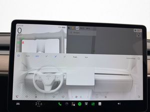 Tesla Model Y bild 18