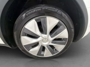 Tesla Model Y bild 34