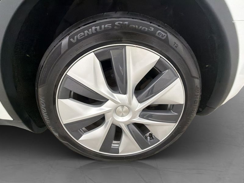 Tesla Model Y bild 34