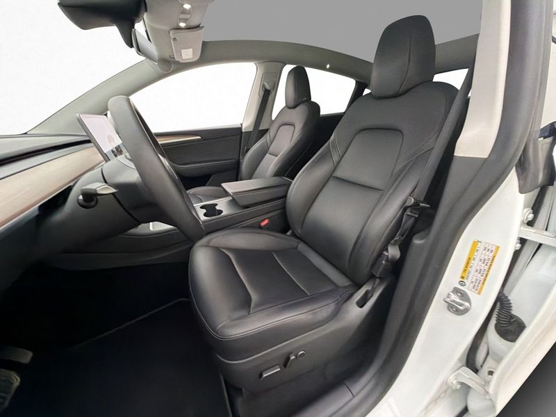 Tesla Model Y bild 29
