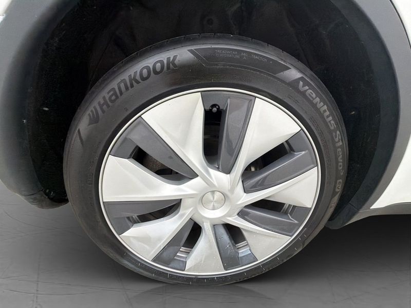 Tesla Model Y bild 35