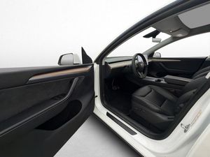 Tesla Model Y bild 30