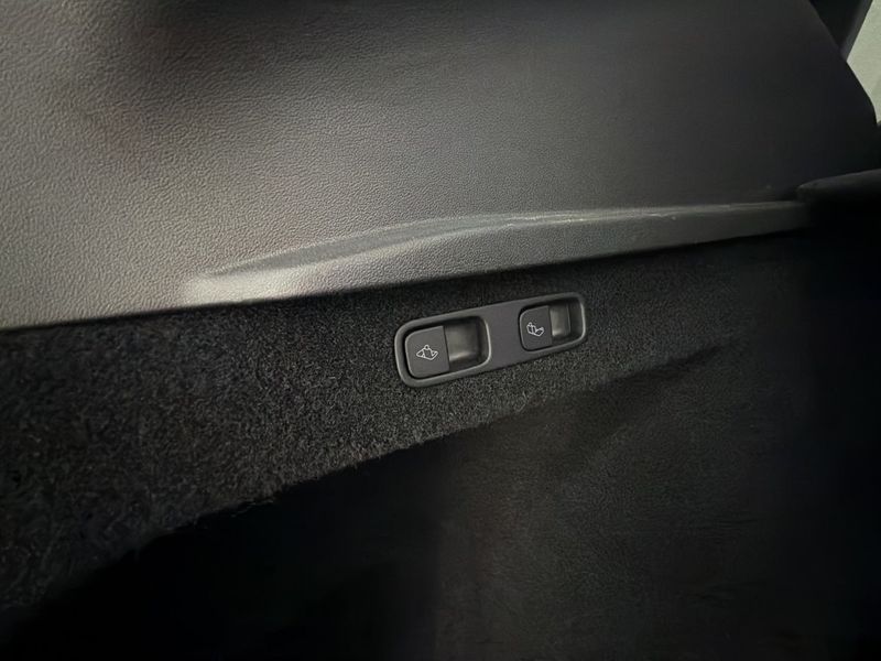 Tesla Model Y bild 31