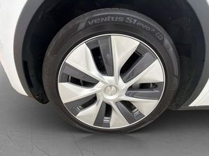 Tesla Model Y bild 33