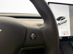 Tesla Model Y bild 20