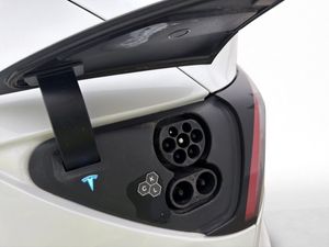 Tesla Model Y bild 32