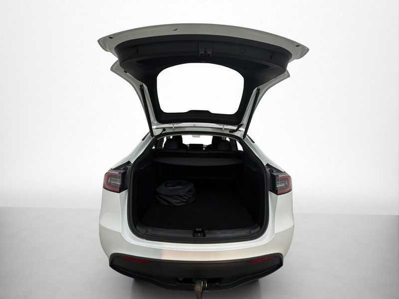 Tesla Model Y bild 10