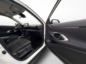Toyota Yaris Cross bild 16