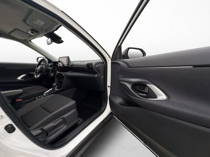 Toyota Yaris Cross bild 16