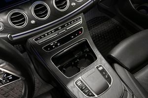 Mercedes E220 bild 12