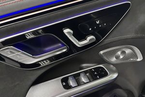 Mercedes EQE43 SUV bild 15