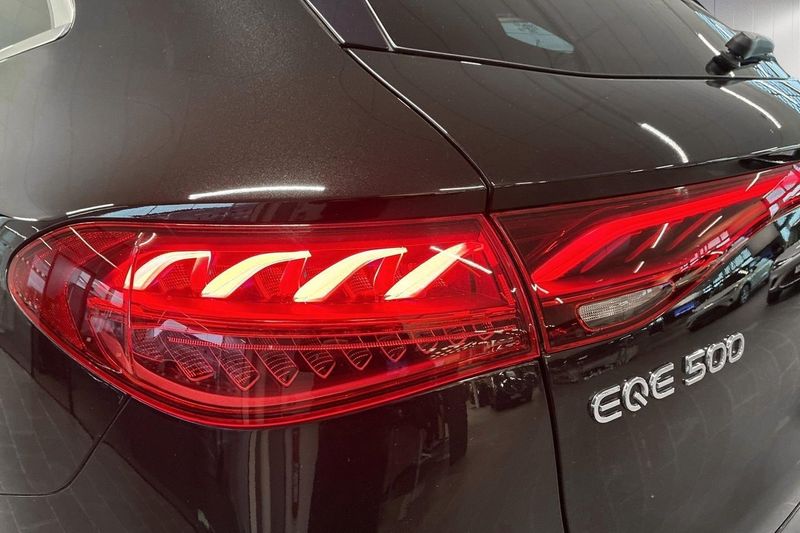 Mercedes EQE43 SUV bild 32