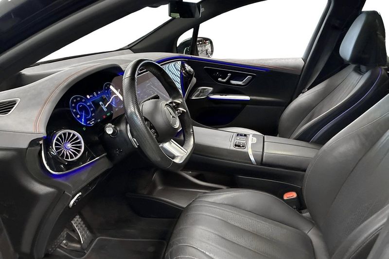 Mercedes EQE43 SUV bild 7