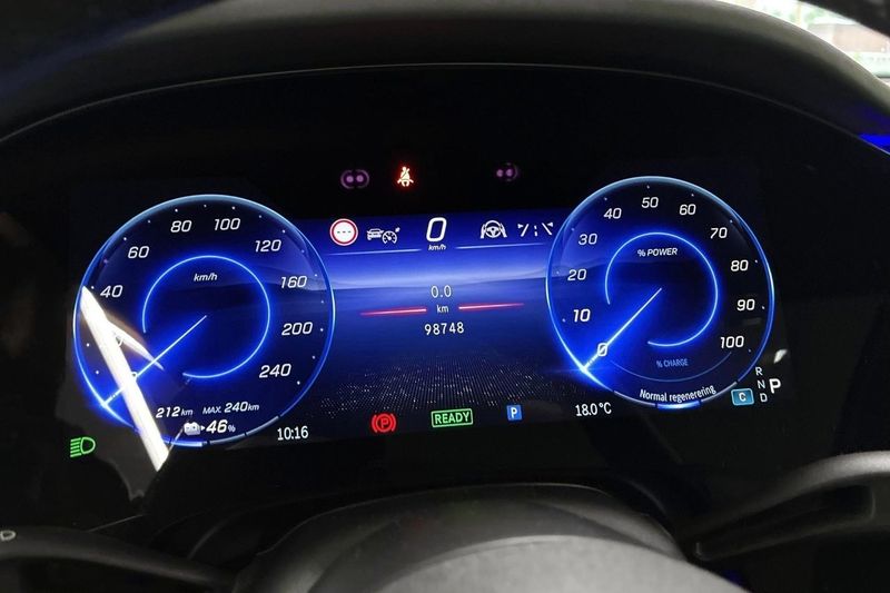 Mercedes EQE43 SUV bild 5