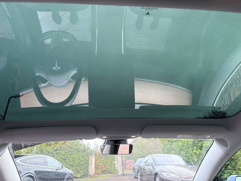Tesla Model 3 bild 19
