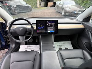 Tesla Model 3 bild 17