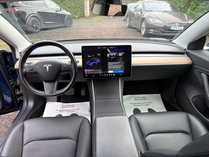 Tesla Model 3 bild 17