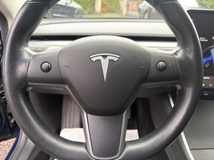 Tesla Model 3 bild 20