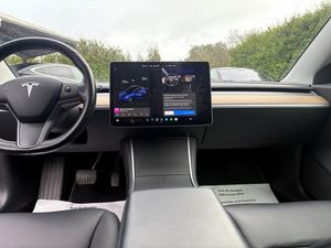 Tesla Model 3 bild 18