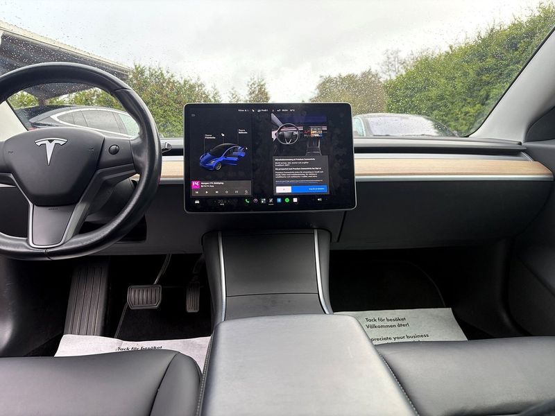 Tesla Model 3 bild 18