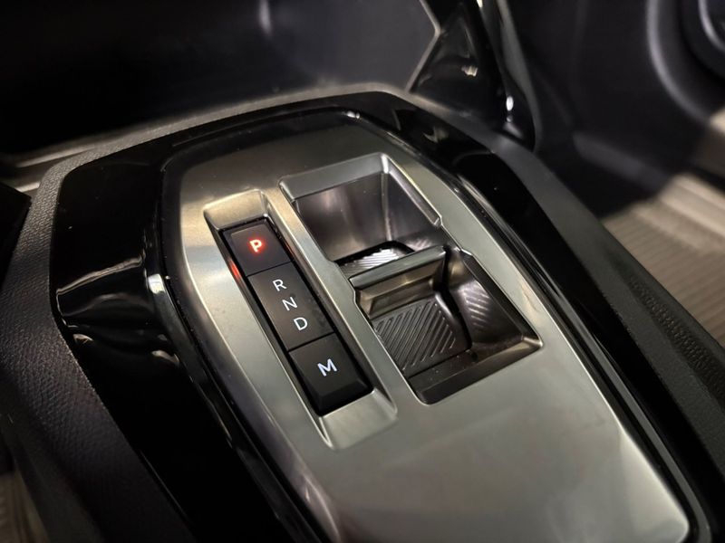 Peugeot 208 bild 12