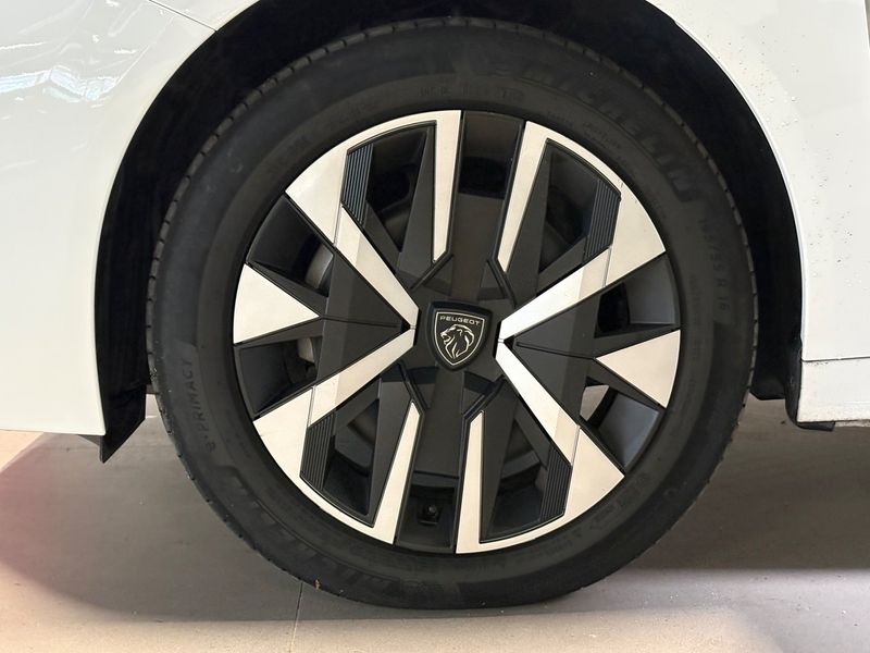 Peugeot 208 bild 18