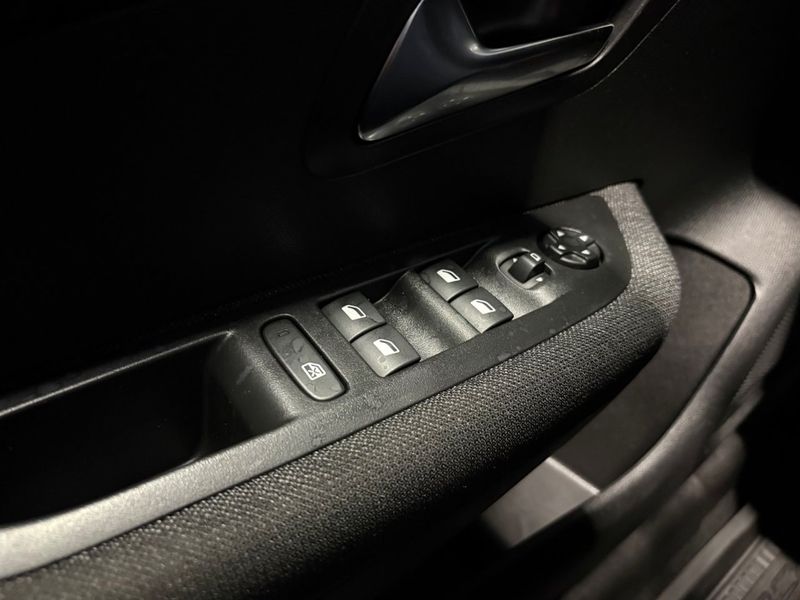 Peugeot 208 bild 17